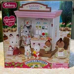 Calico Critters Bakery Sweets & Gifts Shop Set NEW over 20 pieces never opened